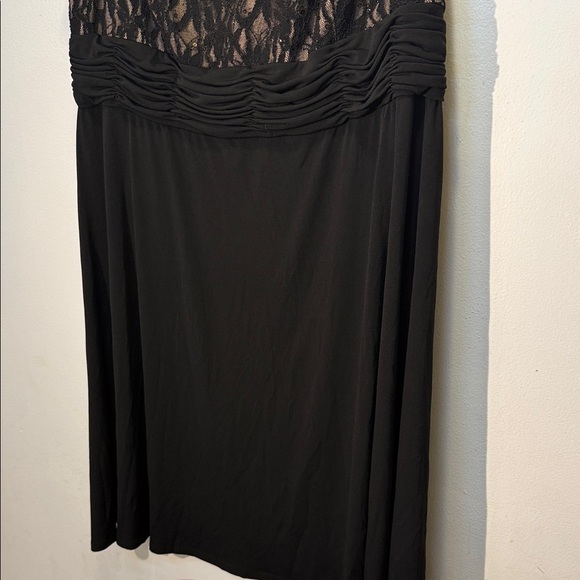 DressBarn Collection Elegant Black Lace Evening Dress - Picture 2 of 14